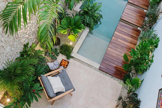 Casa Picasso : An aerial view of a small backyard with a pool
