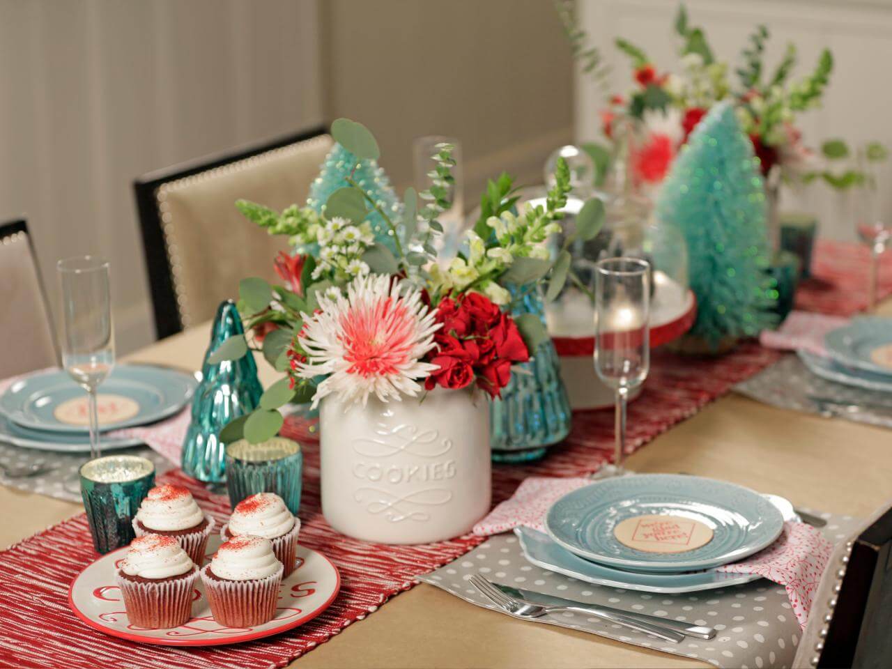 Classic Christmas Dining Table Ideas