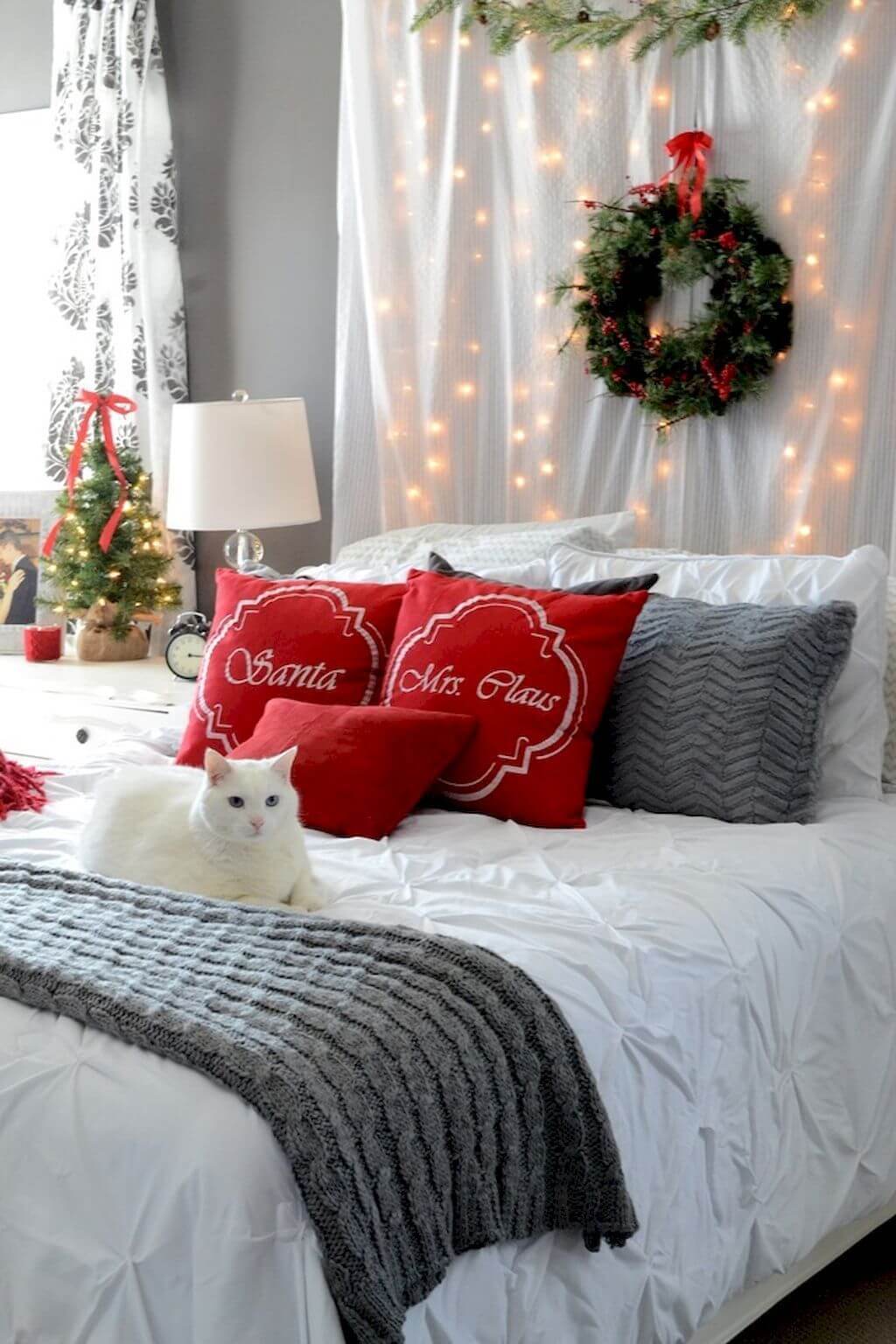 Noel-inspired bedroom decor