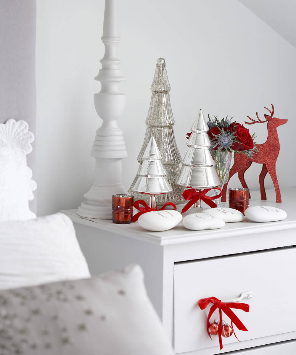 Christmas bedroom decoration
