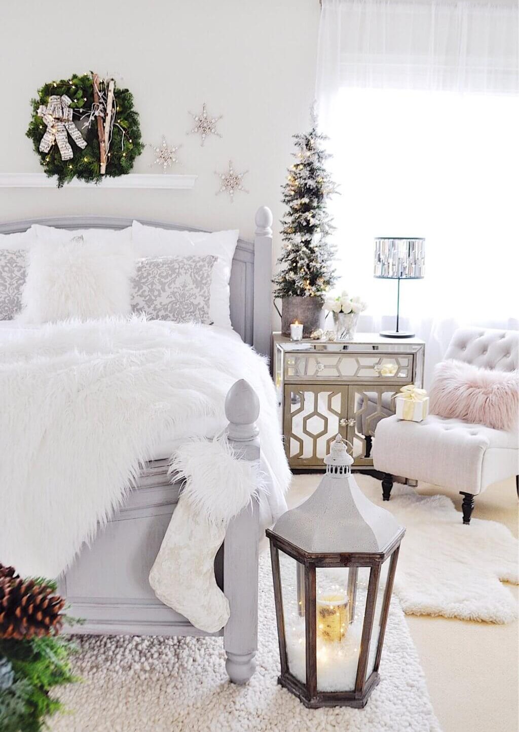 Yuletide spirit bedroom decor