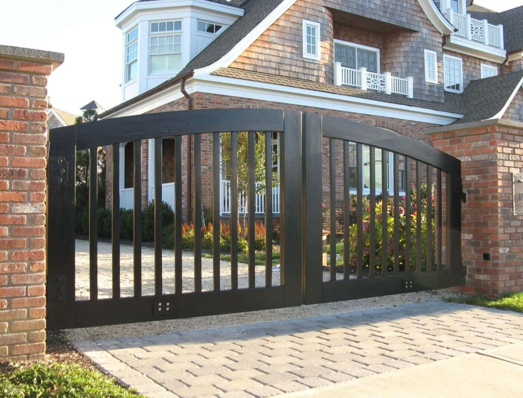 Wide Gate For Bungalow