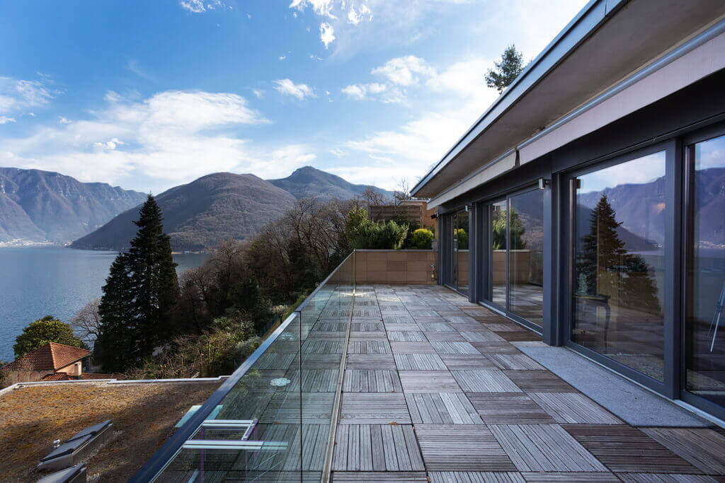 Glass Walls in Mountain House