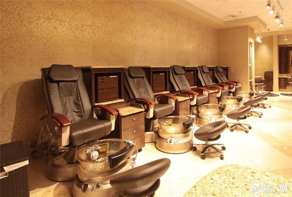 Massage Chairs and Tables for spa