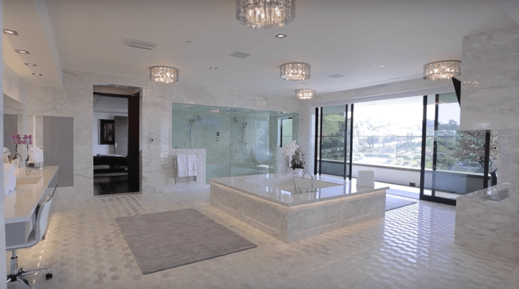 Huge Master Suite and Bathroom