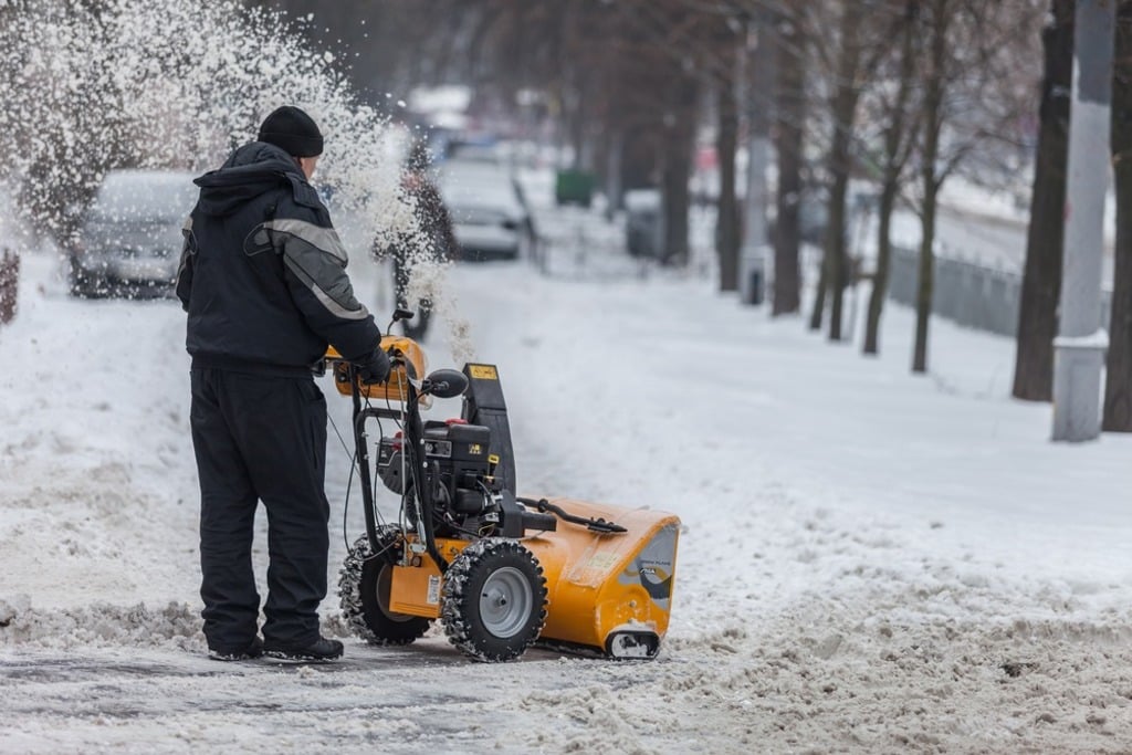 How to Choose the Best Electric Snow Blowers
