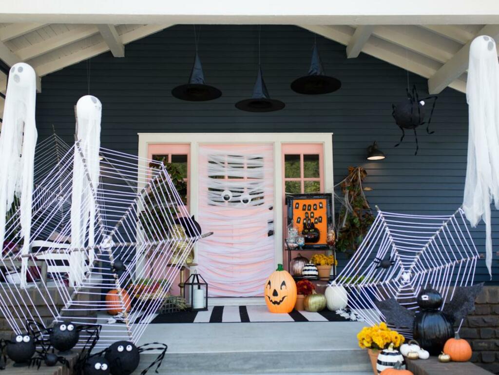  Spooky Front Porch Decor