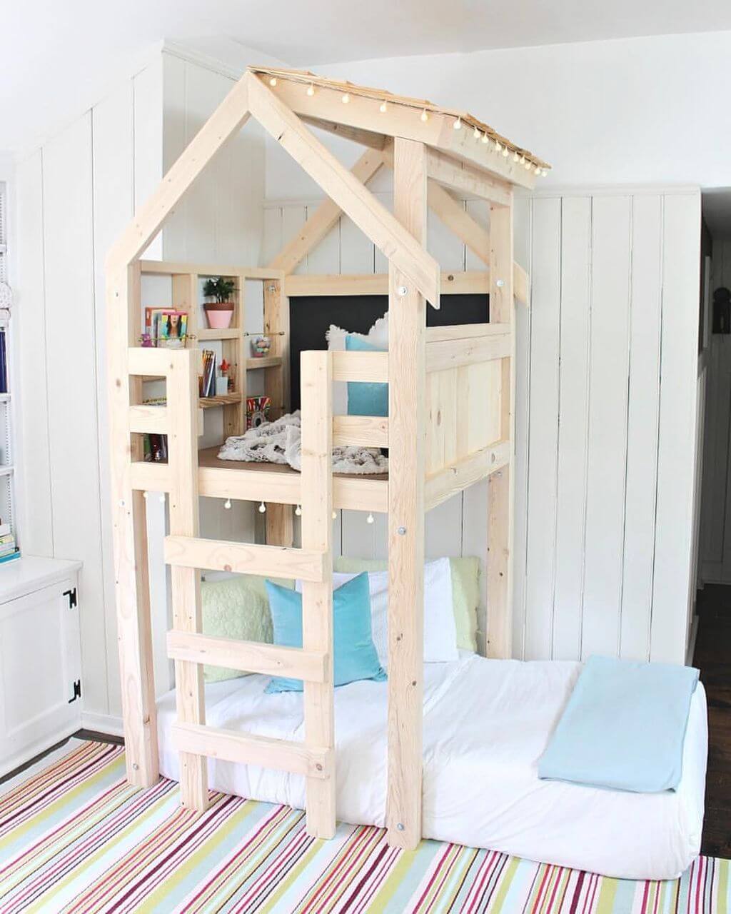 DIY Treehouse Bed