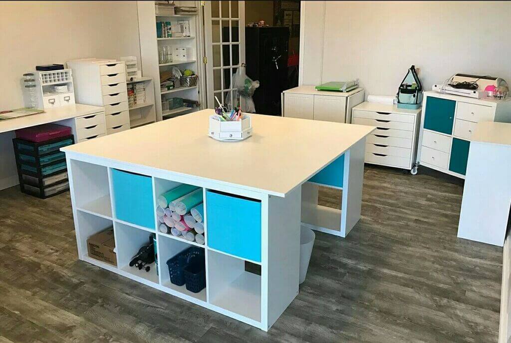 A Small Cube Craft Table
