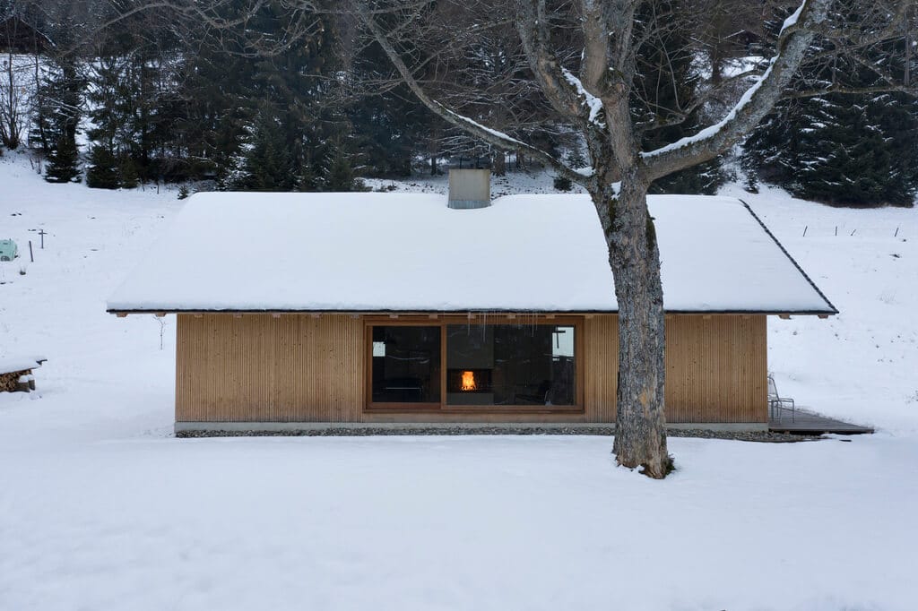 Bellerine Cabin by Cloux Architecture