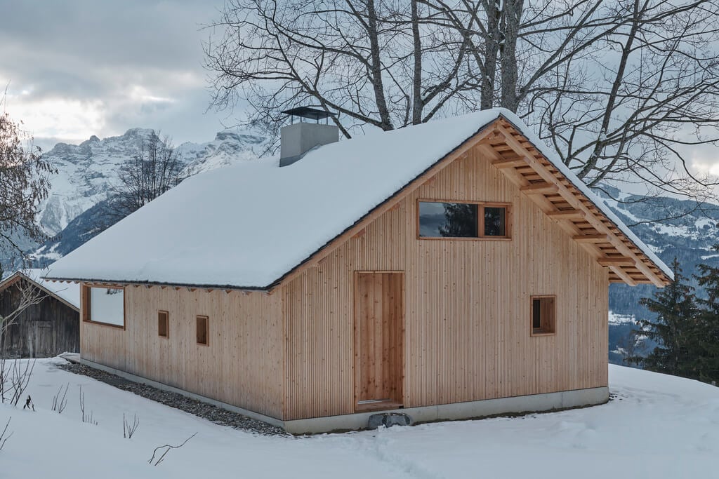 Bellerine Cabin in winter