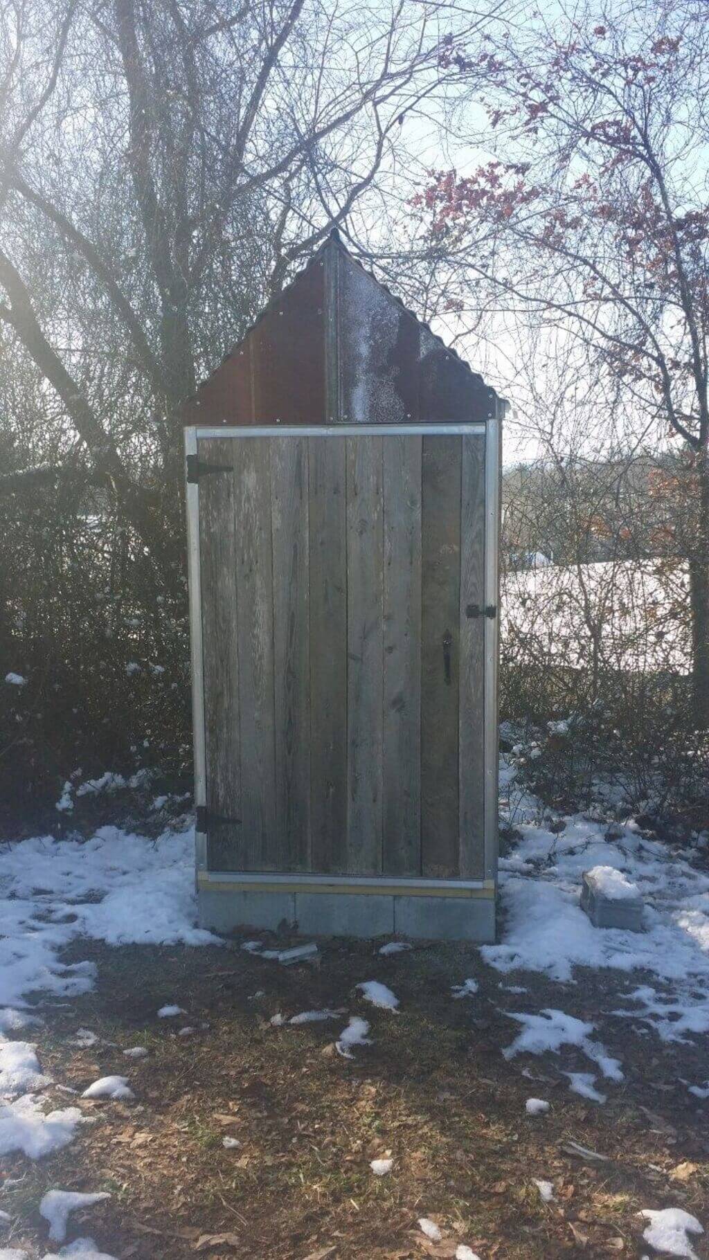 Build the smokehouse Door 