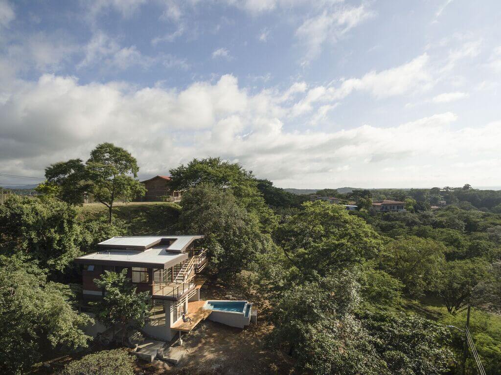 build a home in Costa Rica