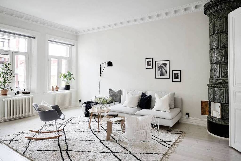 white Rug with white walls