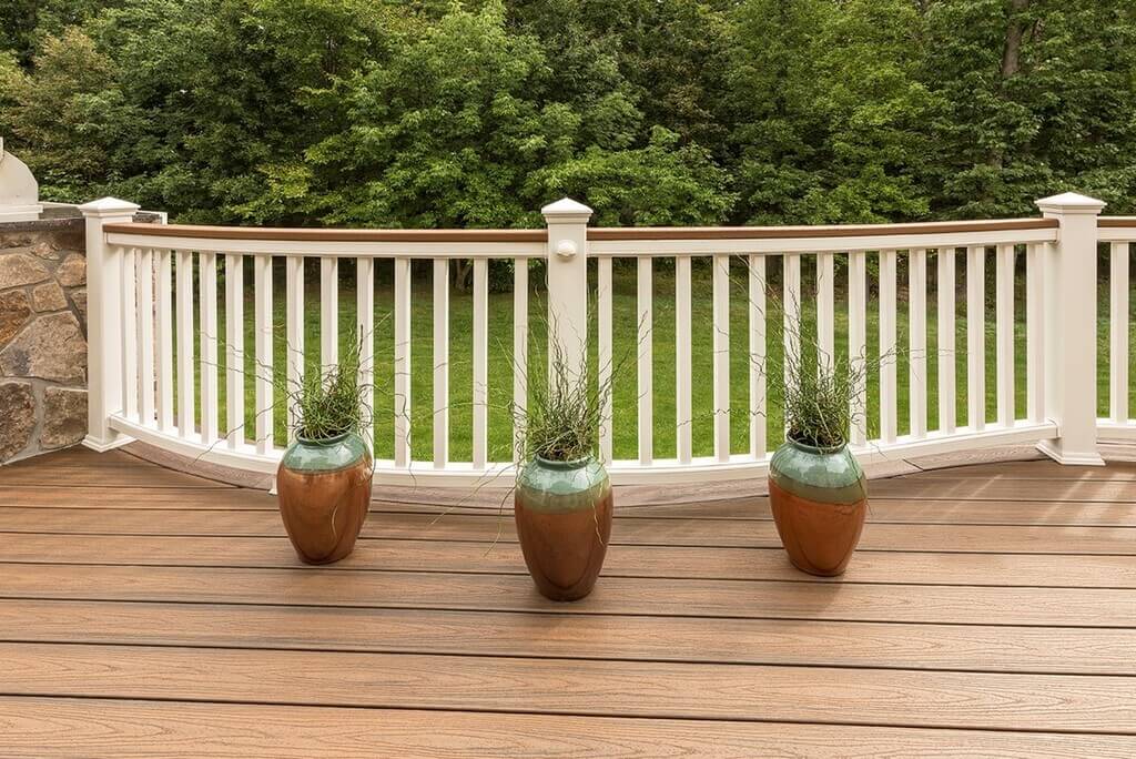 deck c shape railing designs