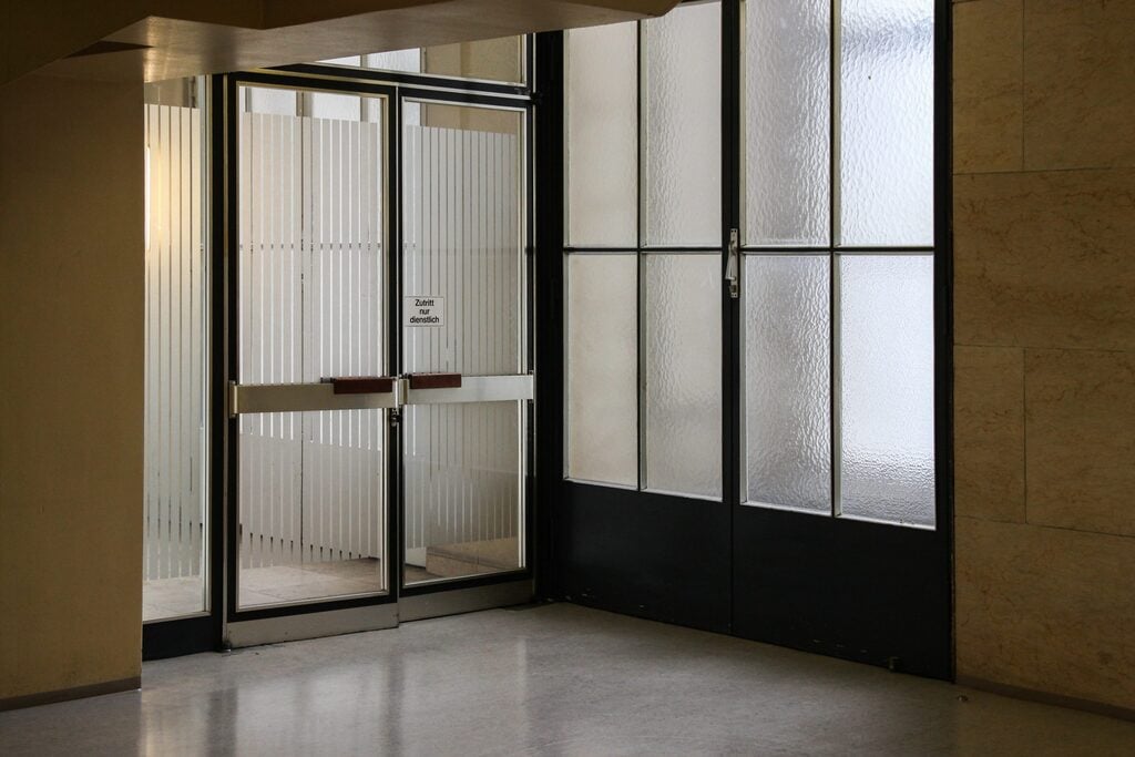 Glass Partitions type