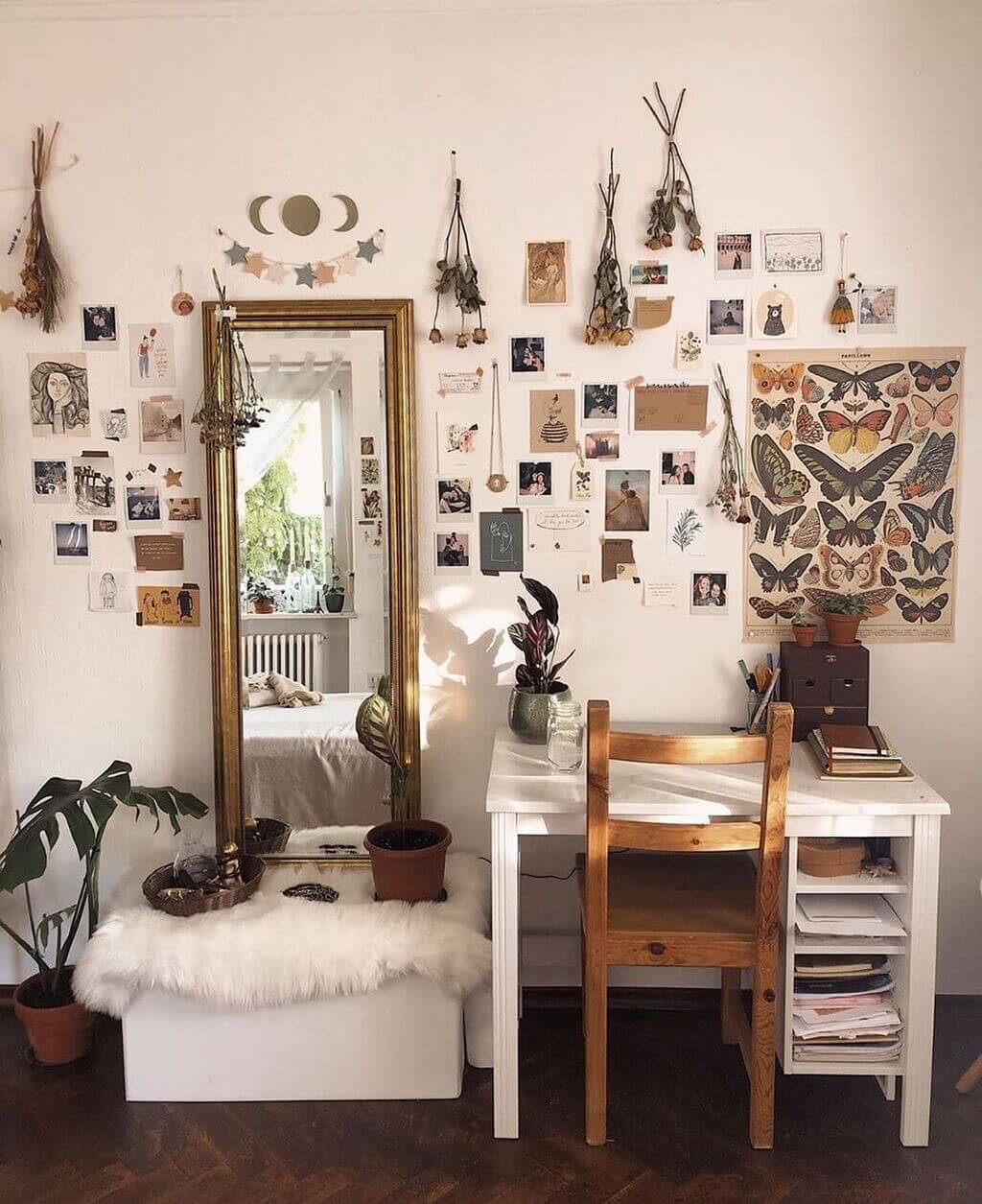 Eclectic Gallery Wall: Aesthetic Room Decor Ideas