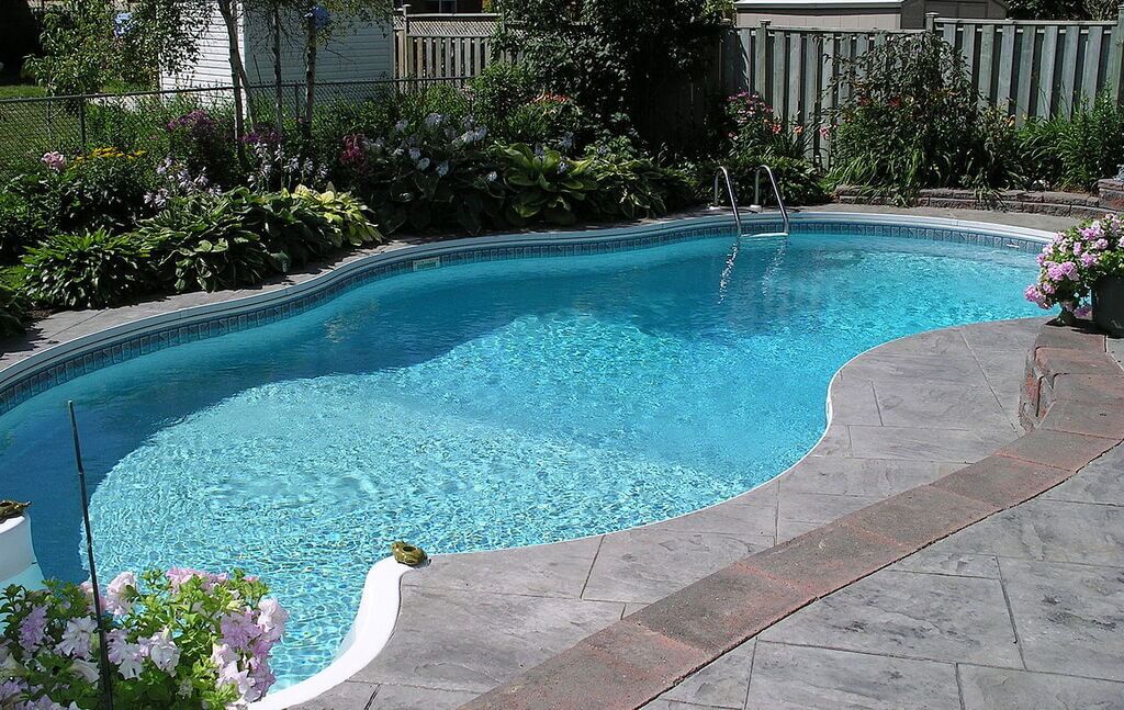 best plants for the pool