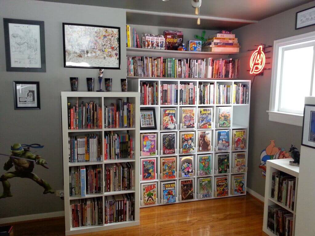 A room filled with lots of comic books
