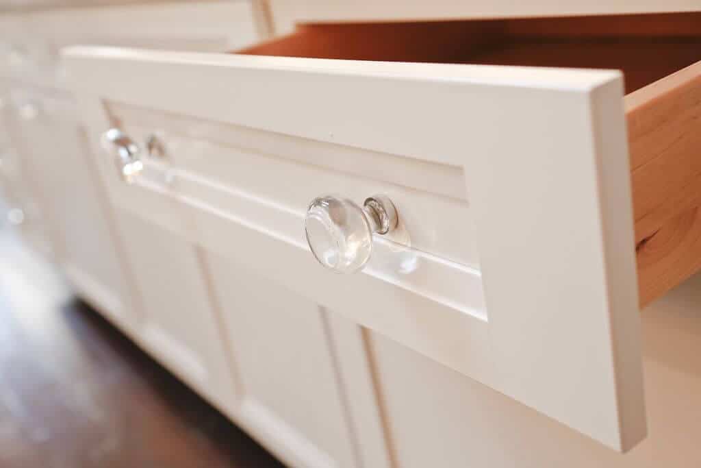 white kitchen cabinet hardware ideas