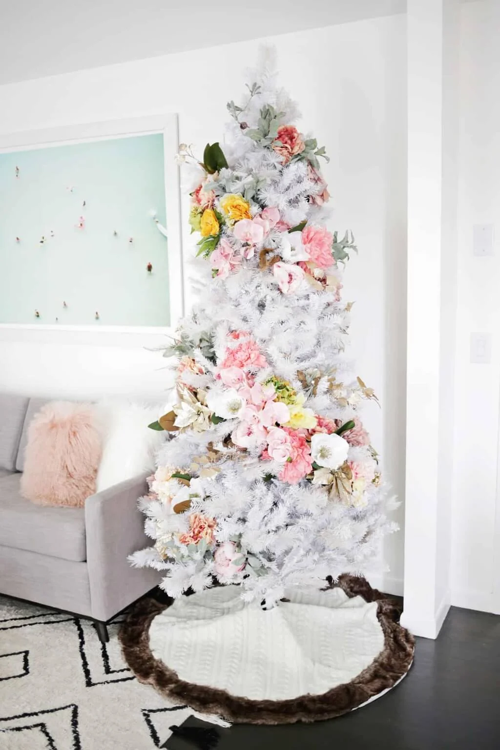 A Flowery White Christmas Tree