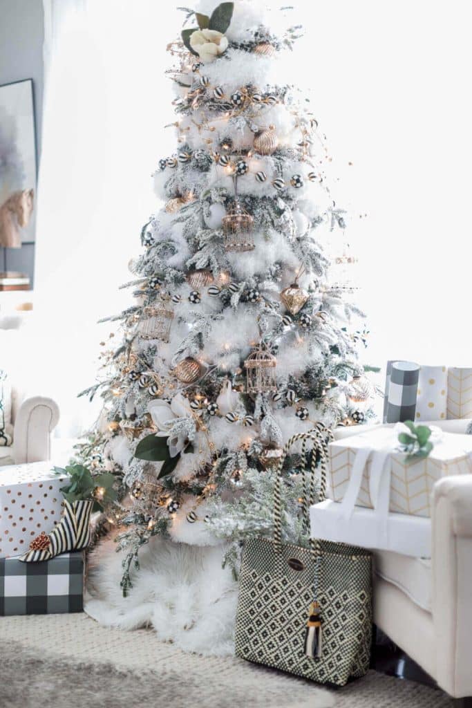 30+ Best White Christmas Tree Ideas for a Stunning Display 2024 ...