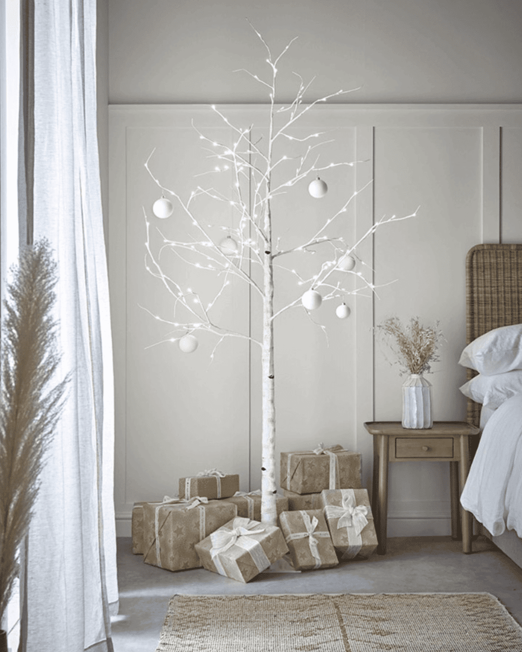 white pinechristmas tree decorating ideas