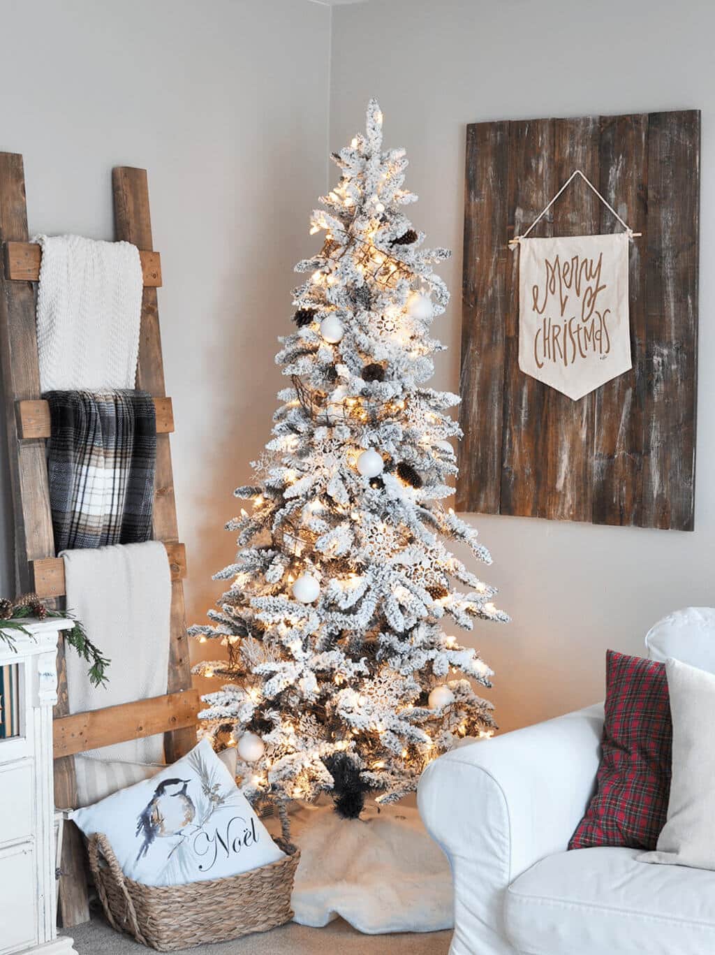 Farmhouse Decor and the White Christmas Tree