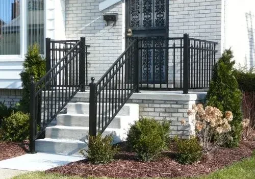 Minimalistic Aluminium Railings for Front Porch