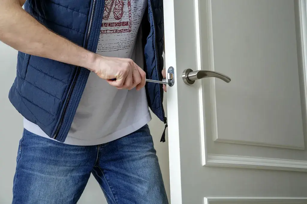 How Emergency Locksmiths Can Help You