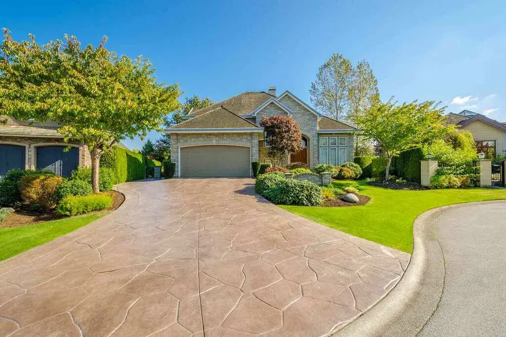 Driveway and Improve A Property’s Curb Appeal 