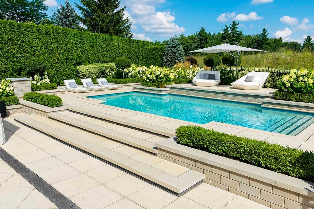 Plants to Make Your Pool More Inviting 