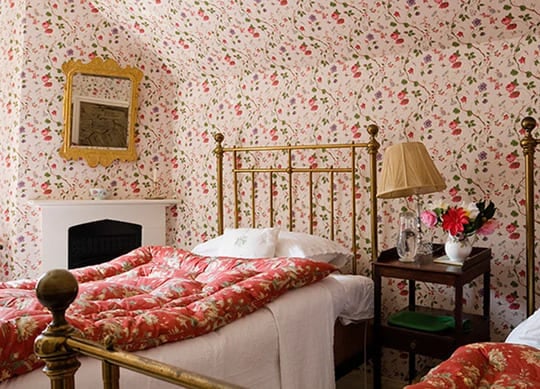 Red Eiderdowns Bedroom idea