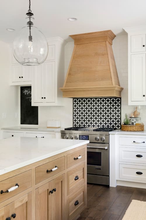 white kitchen cabinets with backsplash