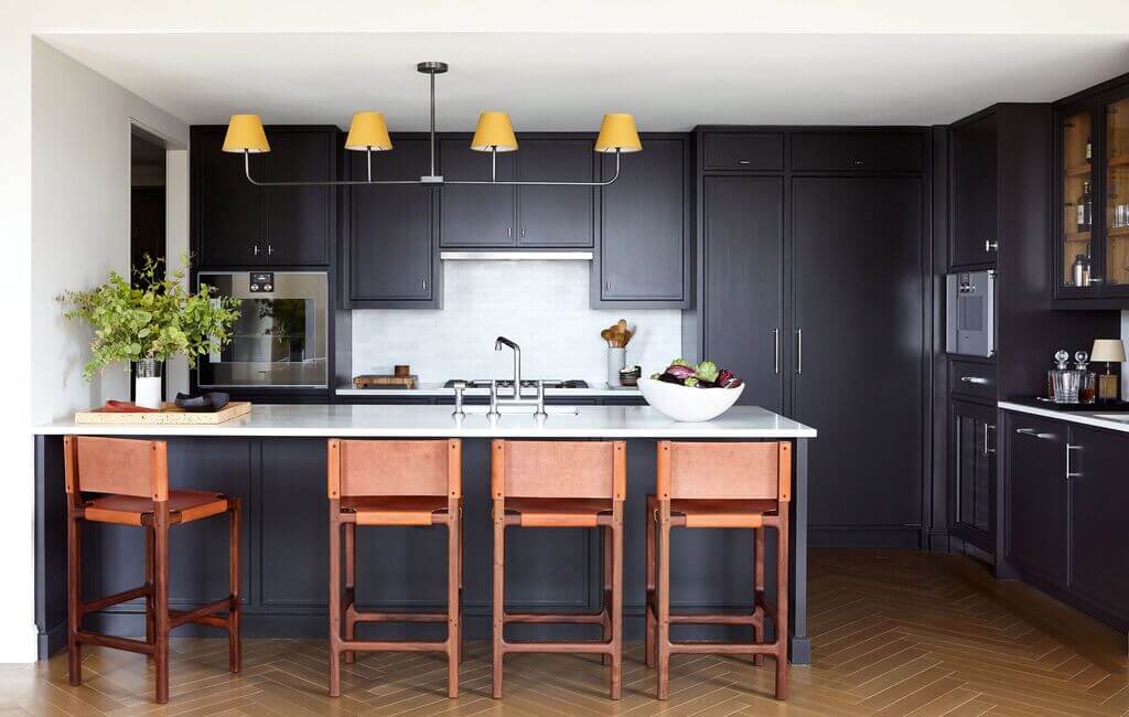 Black sophistication in kitchen