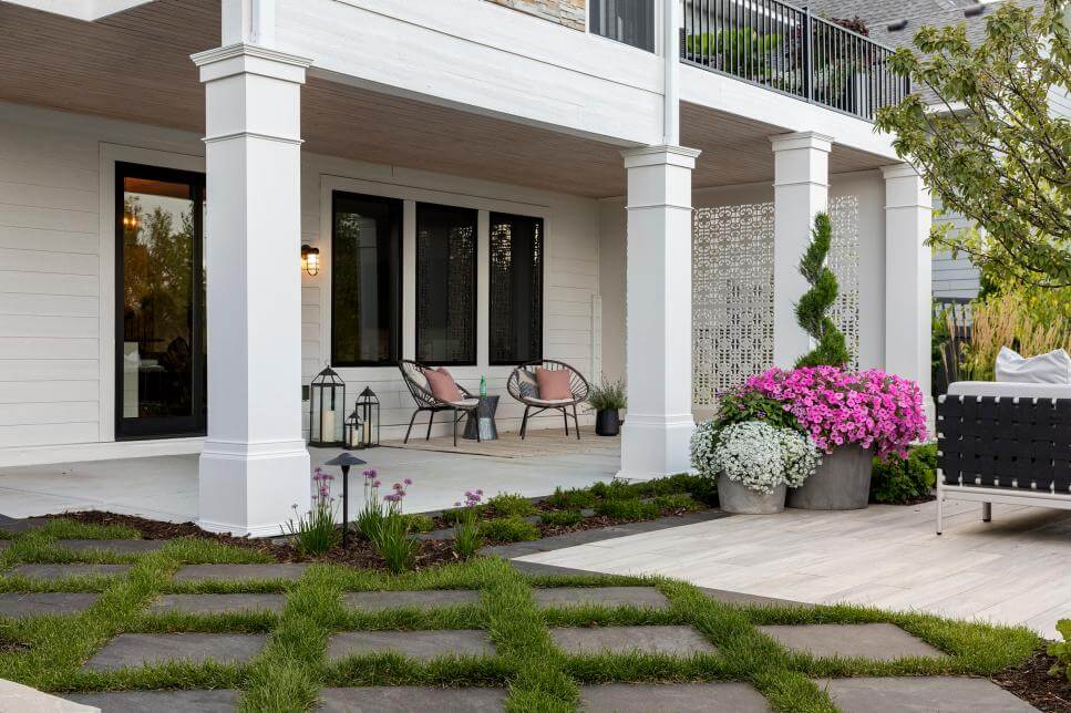 textural contrasts patio