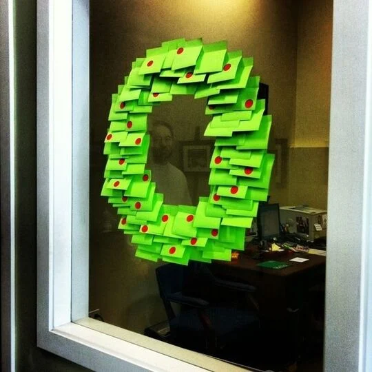 Use Post it Notes for a DIY Wreath