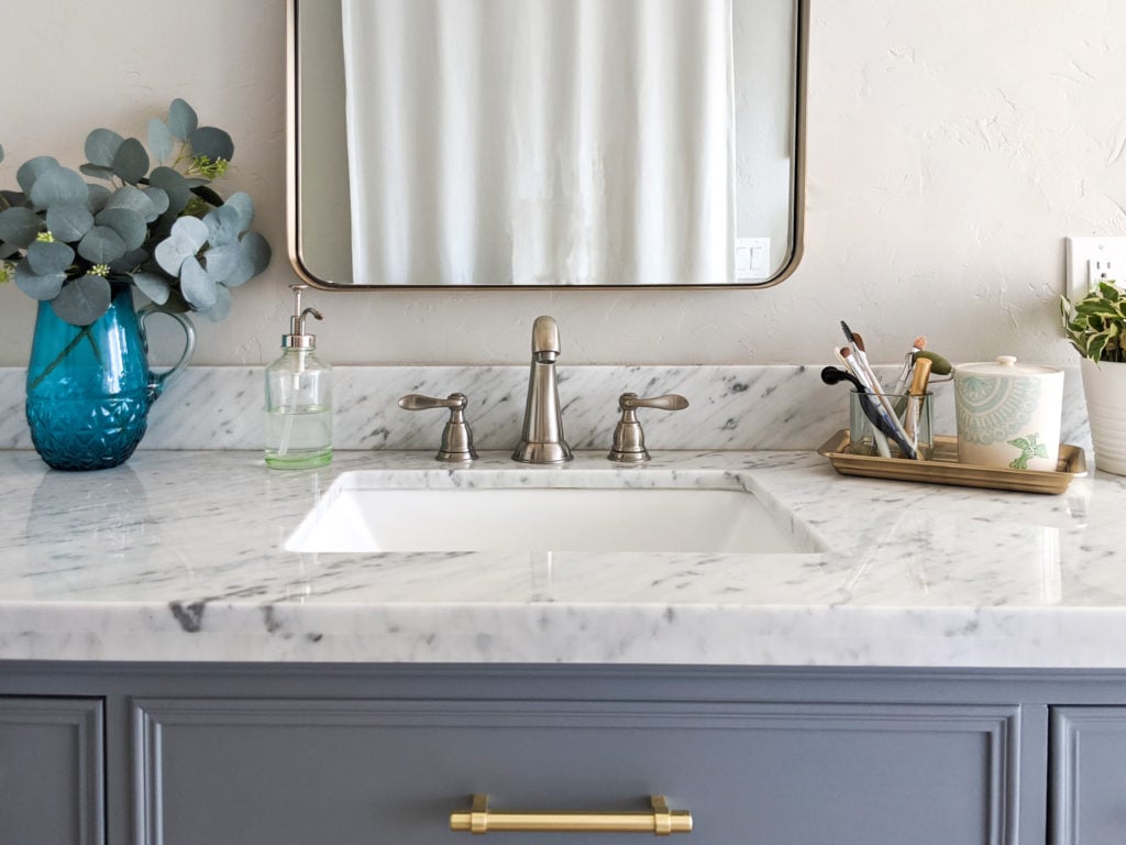 under mount sink with a standout countertop