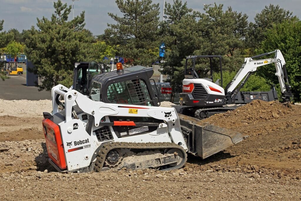 Safety tips while operating skid steer