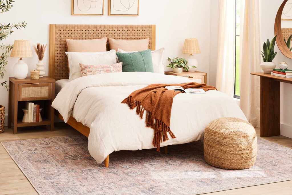 queen bed rug size