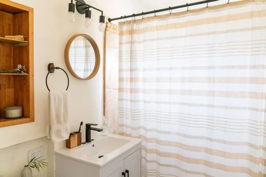 shower curtain match with wood