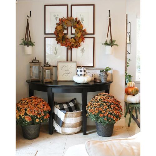 Fall and winter entryway decor