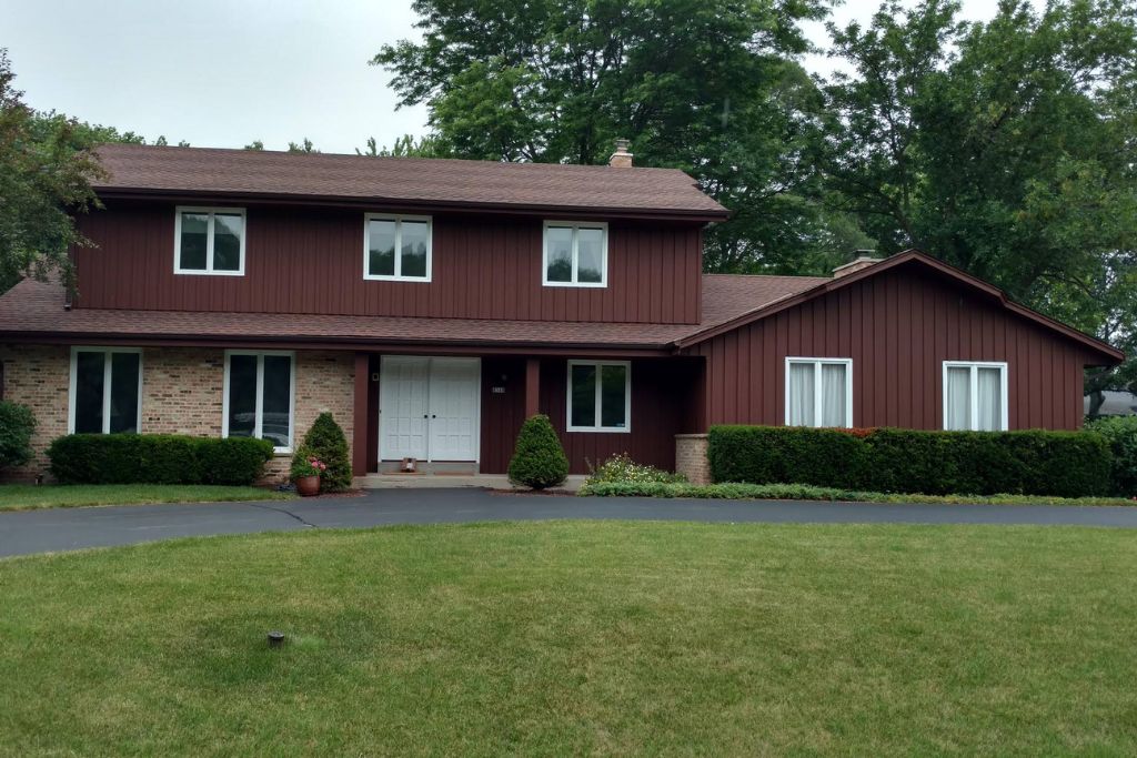 Burgundy Siding color