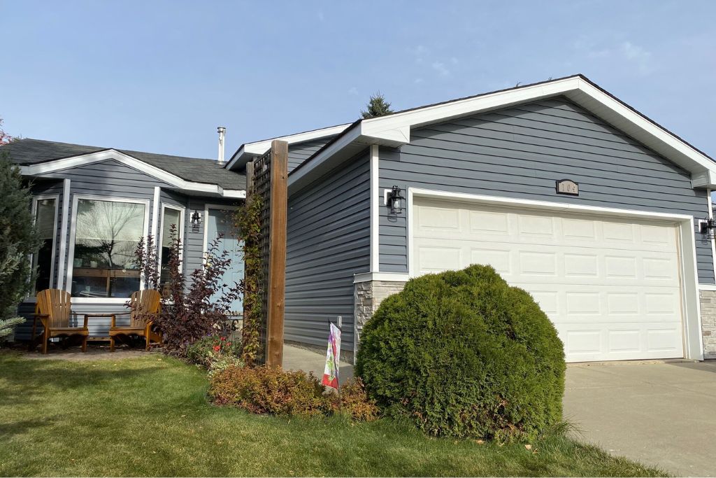 Strom blue grey siding color