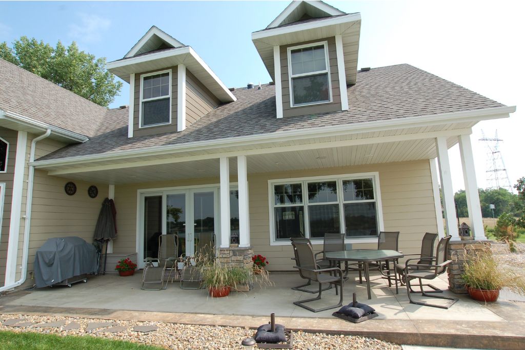 Sandstone color of vinyl siding